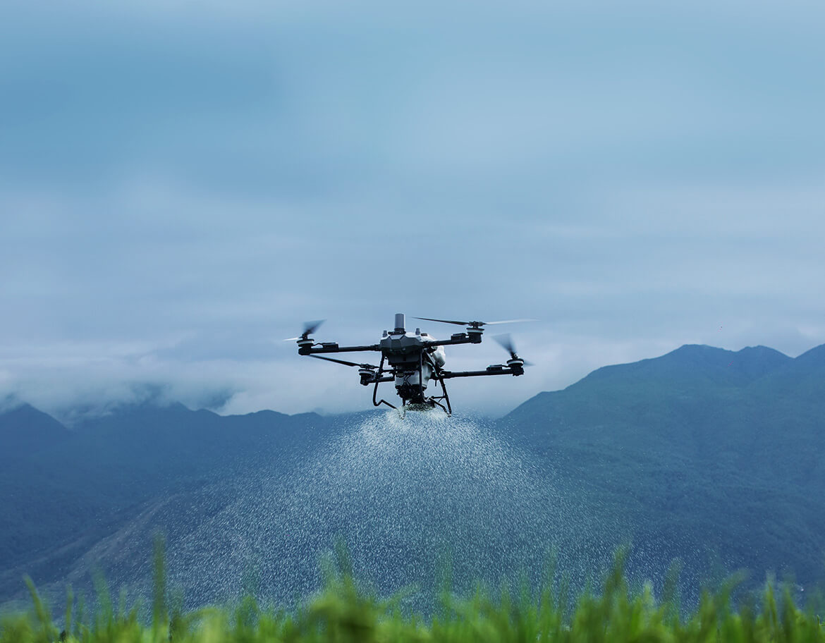 DJI AGRAS T70Pによる農薬散布